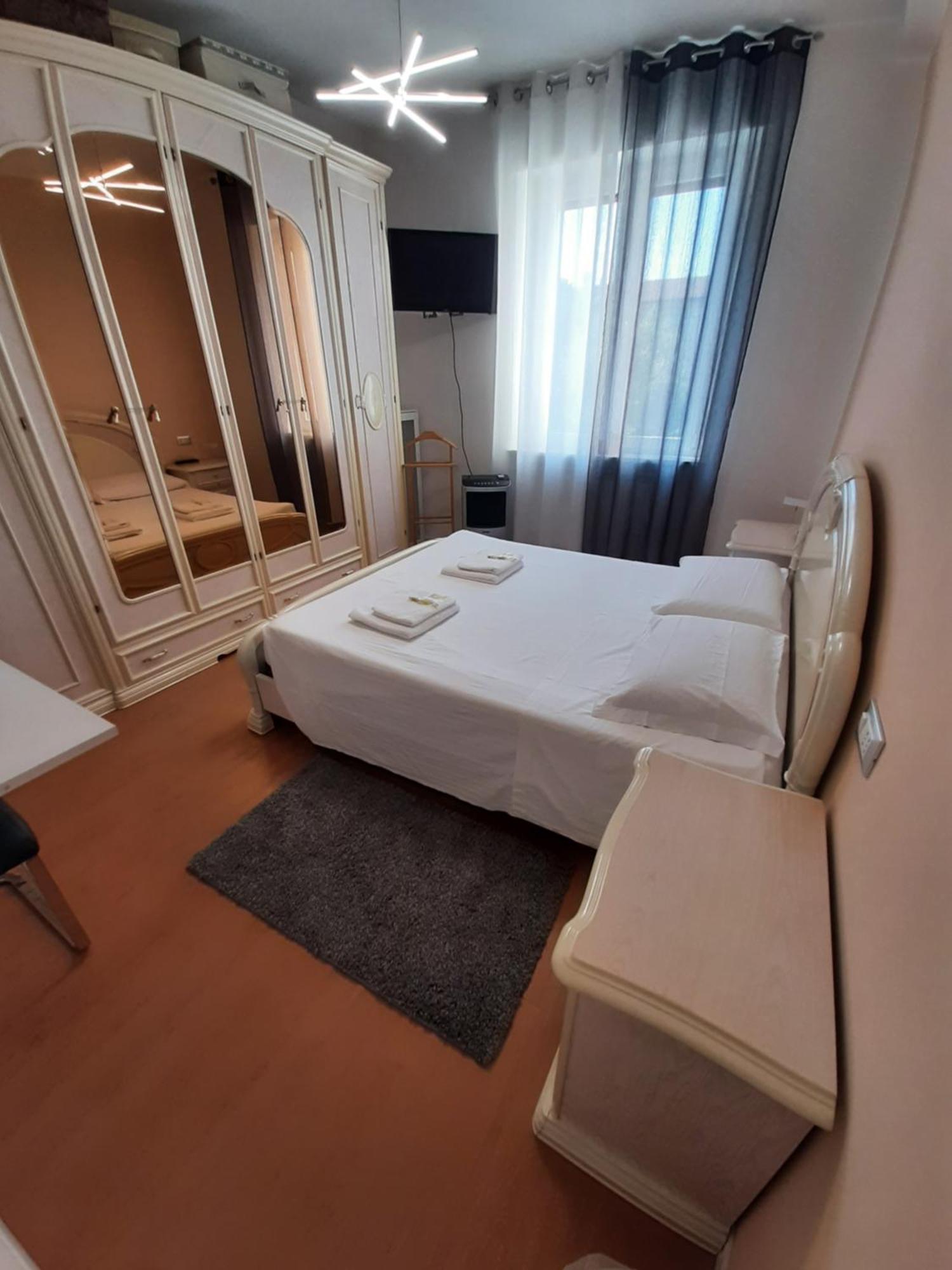 Standard Double Room Private Bathroom