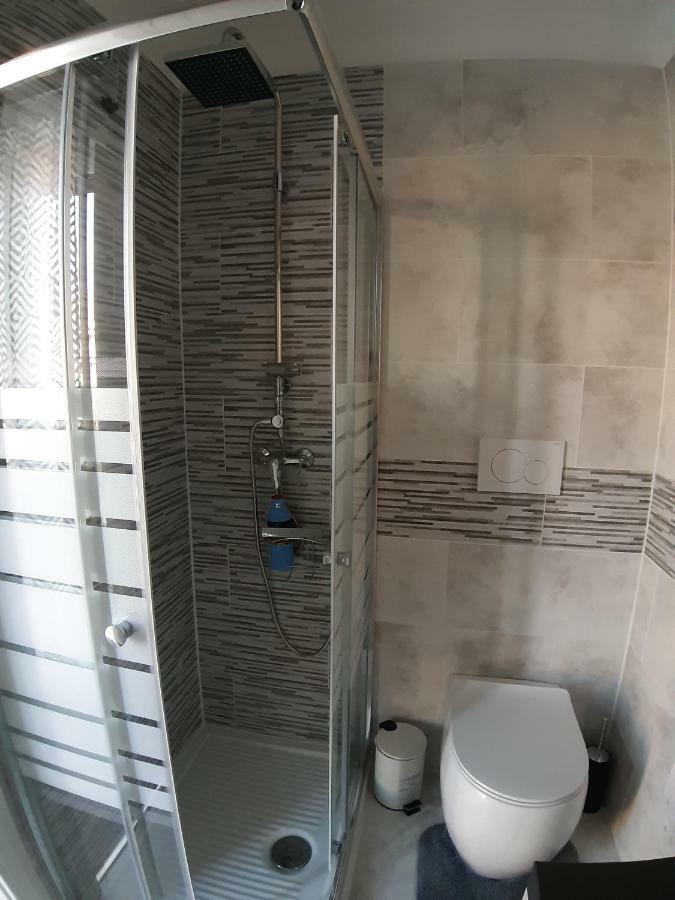 Deluxe Double Room Private Bathroom